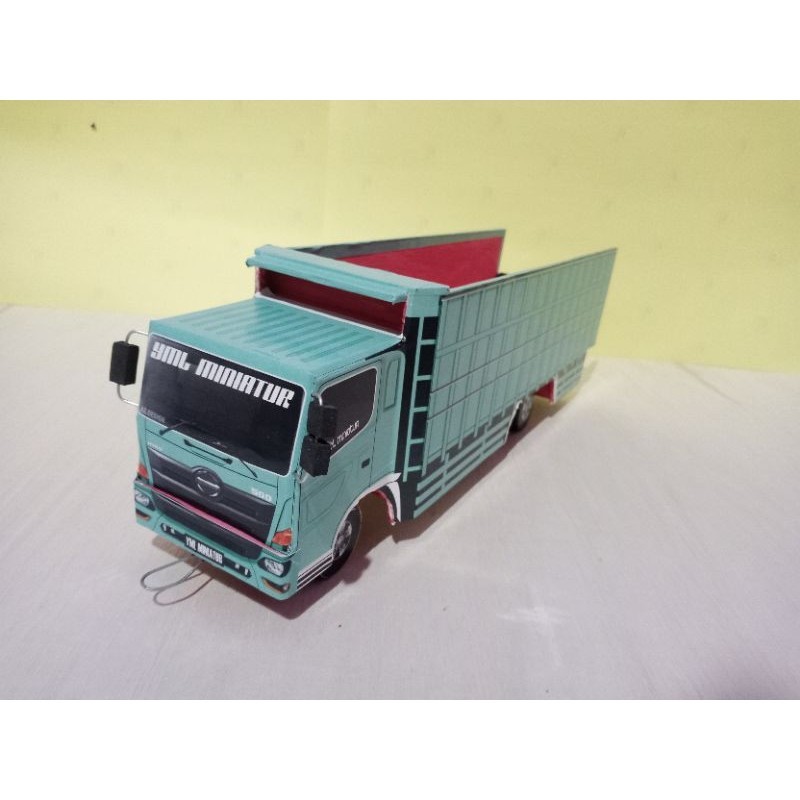 miniatur truk tronton Hino non lampu