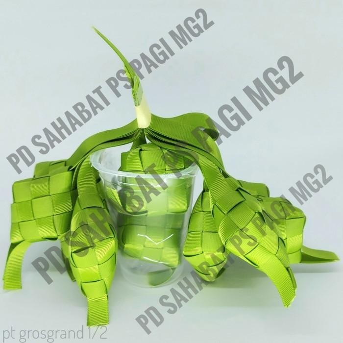 

Ketupat Pita Gross Grand 1/2 Warna Hijau (1 Ikat 10 Pcs) 087