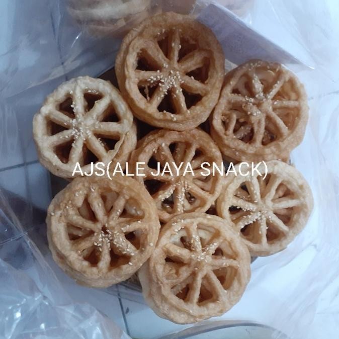 

New (Snack)Kue Kembang Goyang Renyah Cemilan Kiloan Tradisional Original