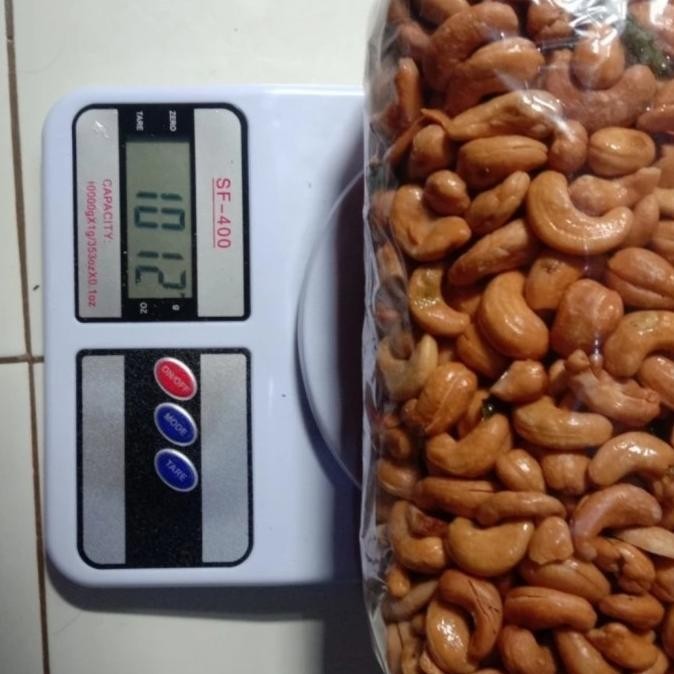 

Kacang Mede Utuh Matang 1 Kg Berkualitas