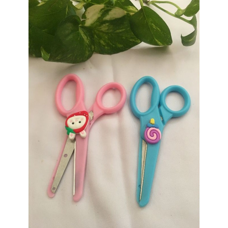 

GUNTING KARAKTER KEKINIAN