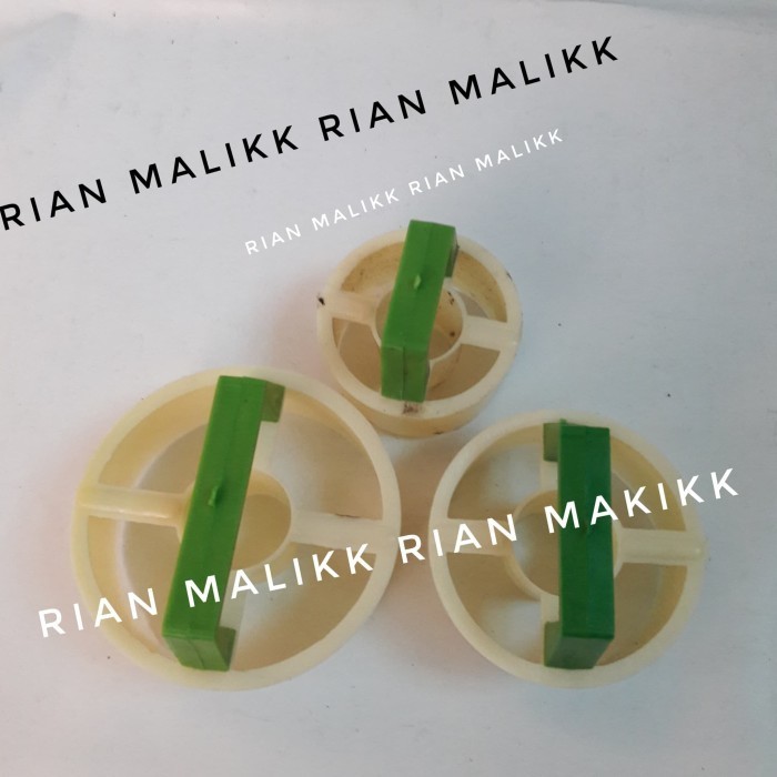 

Cetakan Kue Donat Isi 3 Pcs Bahan Plastik