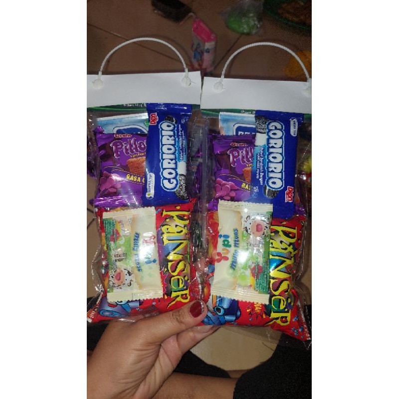 

Hampers Mini ulang tahun isi 5 macam
