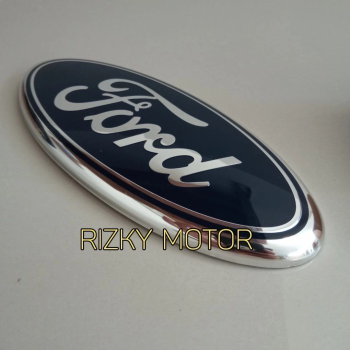 EMBLEM FORD GRILL DEPAN FORD FIESTA 1.400 CC & 1.600 CC