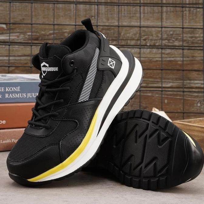 Sepatu Sneakers Safety Shoes Sporty Casual Pria Dan Wanita Ringan Useesingle