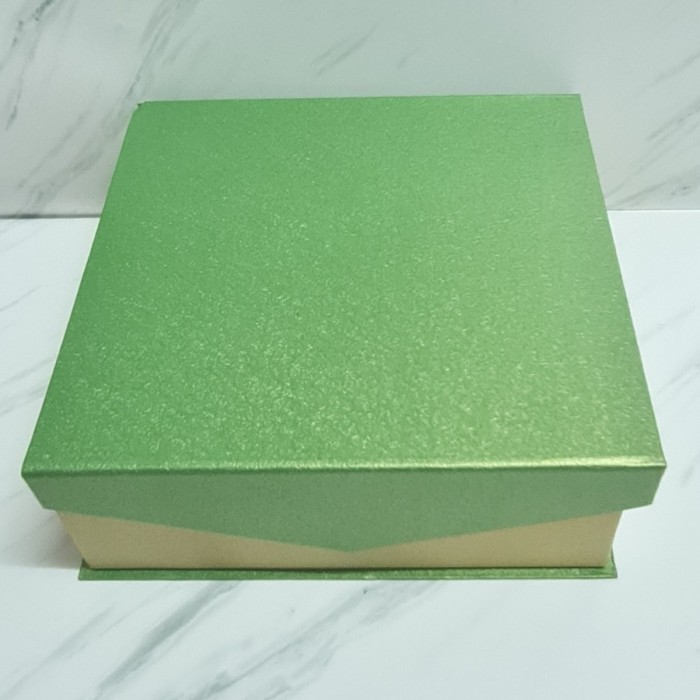 Box magnet dasi 22x22x8cm / kotak kue hamper imlek natal lebaran