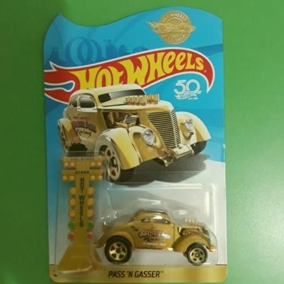 hotwheels pass n gasser gold