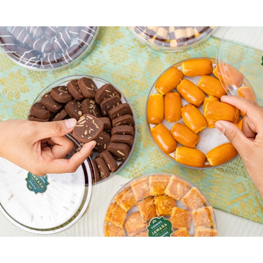 

Almond Chocolate Cookies - Hampers Kue Kering Parcel Halal Jawara Roti