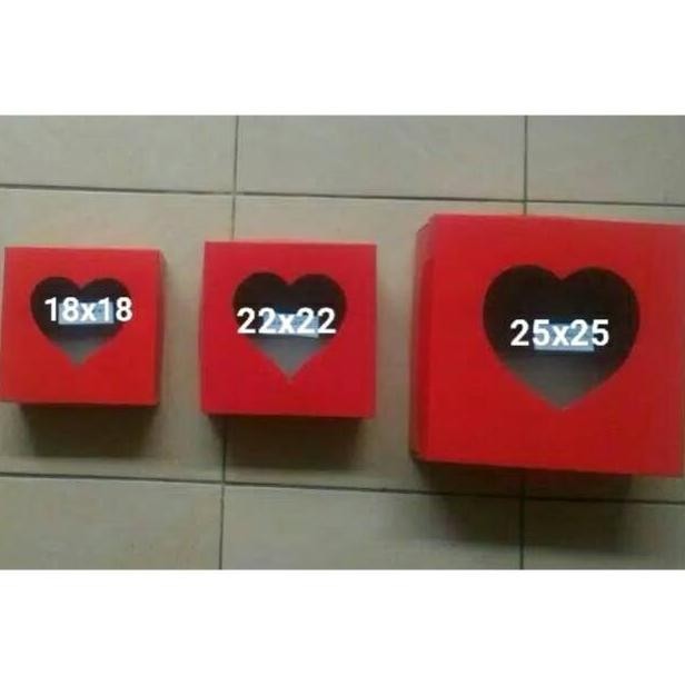 

Miliki 10PCS DUS MERAH LOVE KEMASAN KUE SIZE 22X22 - Uk 20 ,.