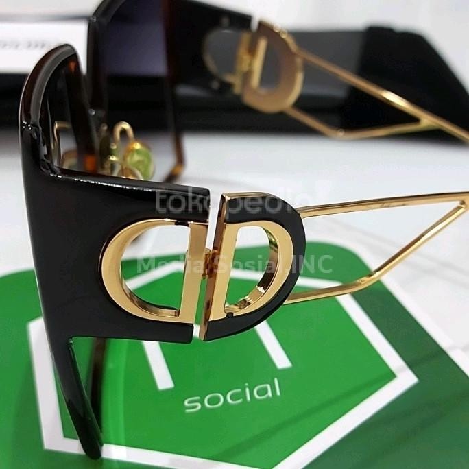 Dior 30Montaigne Havana Gold