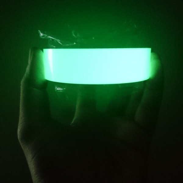 

STICKER FOSFOR ( GLOW TAPE ) GLOW IN THE DARK STIKER FOSFOR 2,5cmx10M
