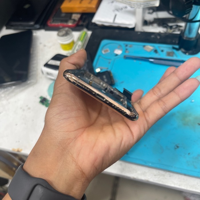 Kesing housing iphone 11 pro original copotan mulus 99%