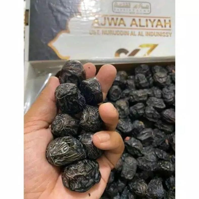 

POJ kurma ajwa aliyah 1kg / kurma ajwa aliyah 1 kg asli / kurma ajwa nabi / kurma rosul TERLARIS