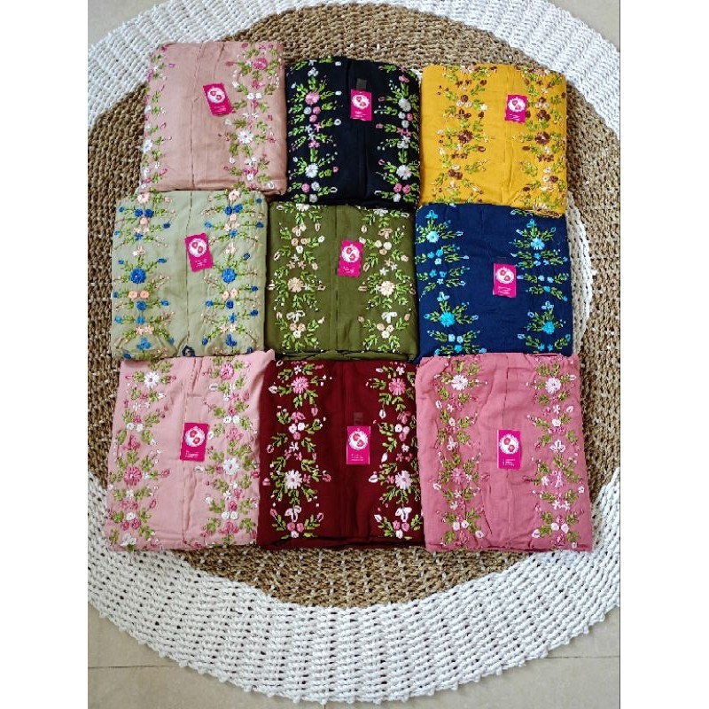 Mukena terusan Sulam Pita depan Matt Rayon