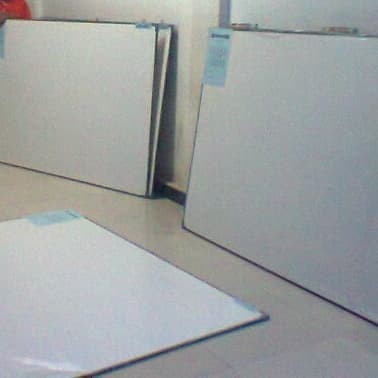 

Whiteboard Gantung 120 X 180 Cm