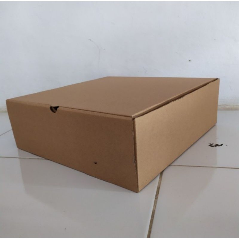 

gift box kotak kardus kado ukuran jumbo besar 30x30x10 30 x 30 x 10 die cut e flute corgurated