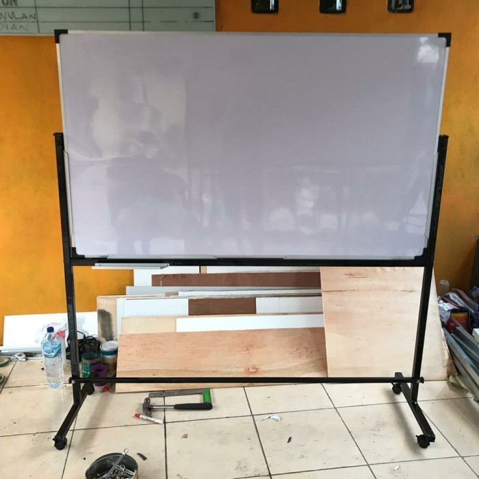 

Whiteboard Standing Magnetik 90X 120Cm
