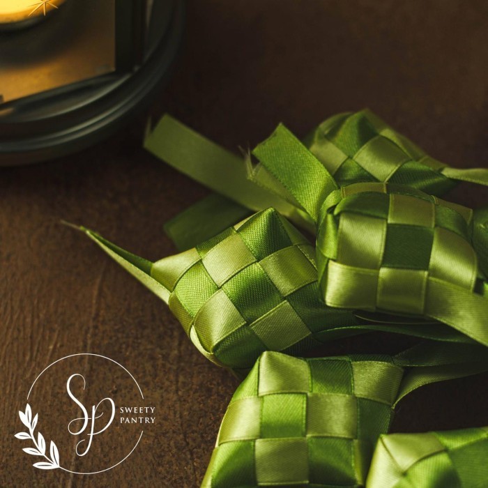 

Ornamen Ketupat Lebaran / Hiasan Dus Kue Idul Fitri 027