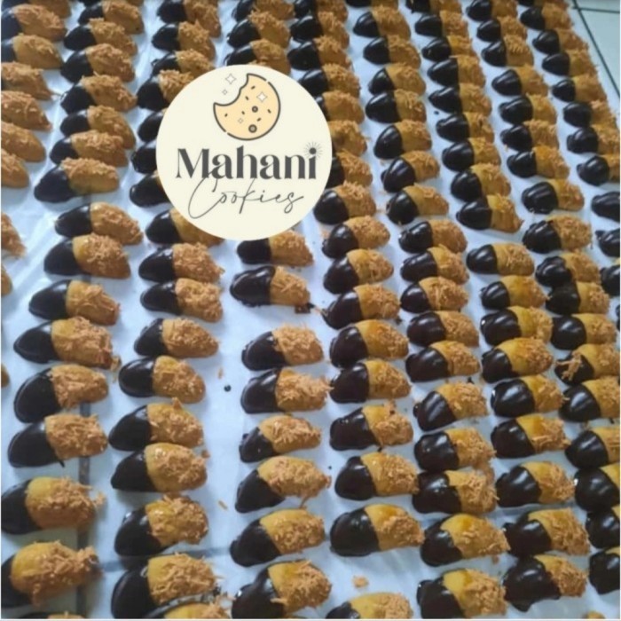 

Kue Lebaran Kuku Macan Isi Blueberry Ditaburi Keju & Coklat 205Gr Promo!!!R0124F