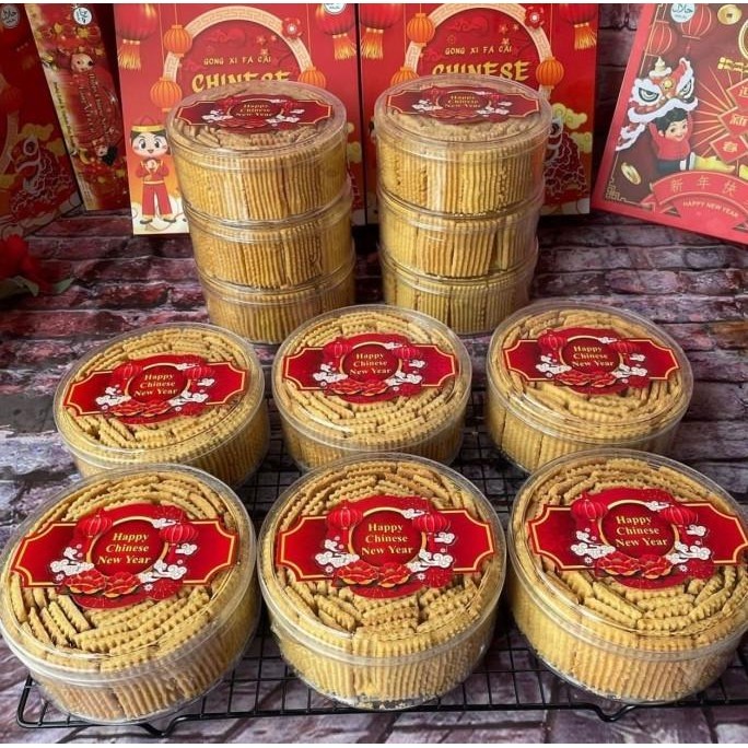

Kue semprit khas bangka / kue semprot / tun pan per toples