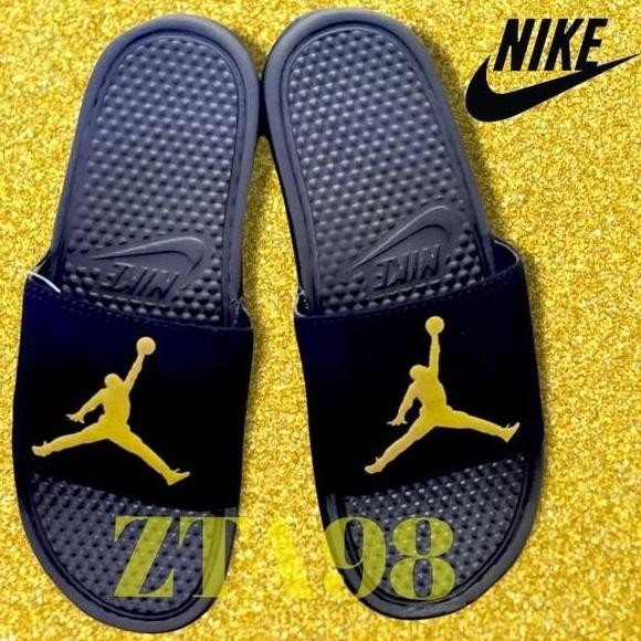 Sandal Selop Nike Jordan Hitam Gold Pria Dan Wanita, Sendal Slop Nike Cosover12