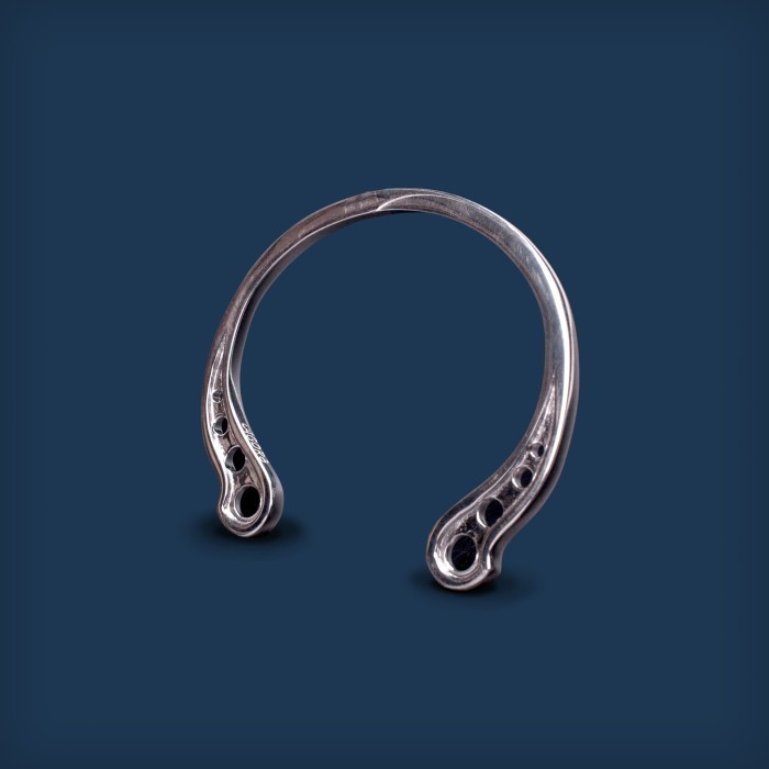Oldblue X Antea Tigra - Agora Horseshoe Bangle
