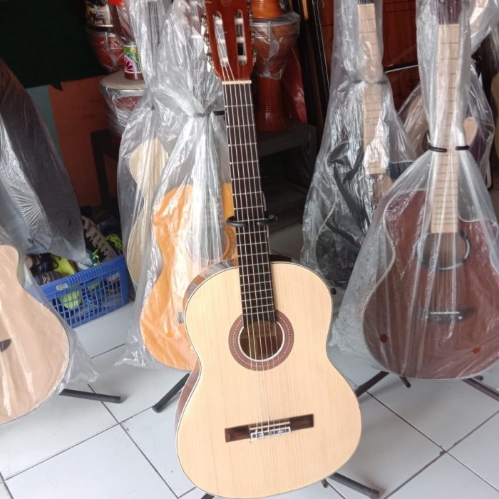 Gitar Akustik Nilon Osmond Osmond Nilon Plus Case Dan Pick