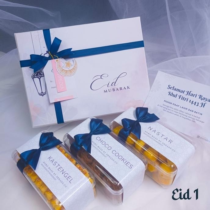 

Barang Terlaris Hampers Lebaran / Eid Hampers / Kue Lebaran / Package Farantiika