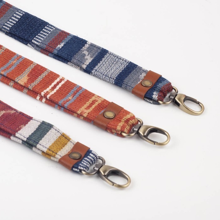 

BARANG TERLARIS Tali ID Card - Name Tag - Gantung ID Card Lanyard Tenun Ikat Noesa