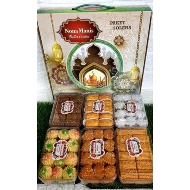 

CR - 1 PAKET / 6 TOPLES KUE LEBARAN / HAMPERS NONA MANIS SOLEHA GRATIS PACKING 2 LAPIS BUBBLE AMAN TERLARIS