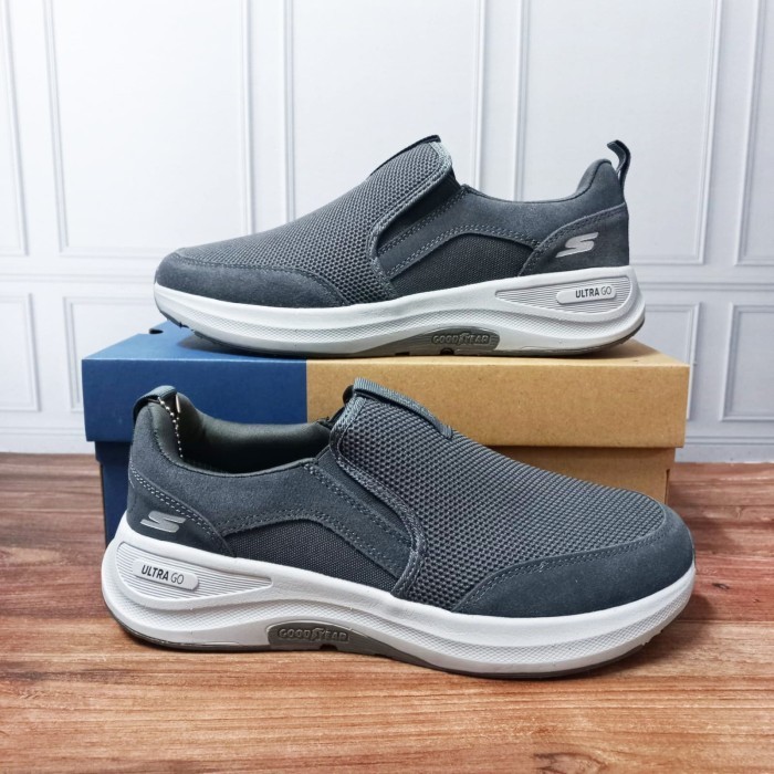 SKECHERS ULTRA GO X GOODYEAR/SEPATU PRIA/SEPATU SLIP ON/SKECHERS