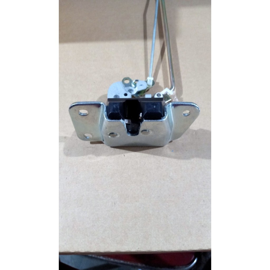 Door Lock Bagasi Kunci Pintu Bagasi Mitsubishi Kuda ORI Mitsubishi
