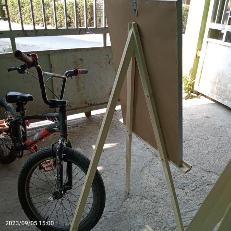 

TW39 Stand Foto Kayu Jati Belanda Ukuran 120cm warna Natural Murah