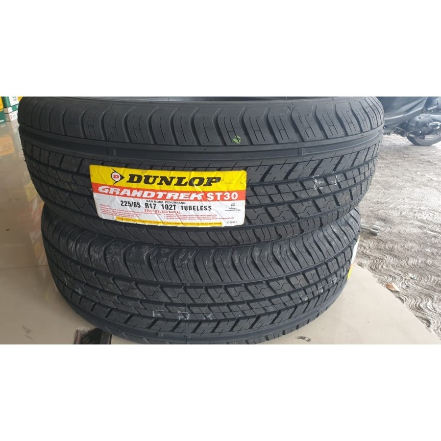 Ban Mobil Grand Vitara 225/65 R17 Dunlop Grandtrek