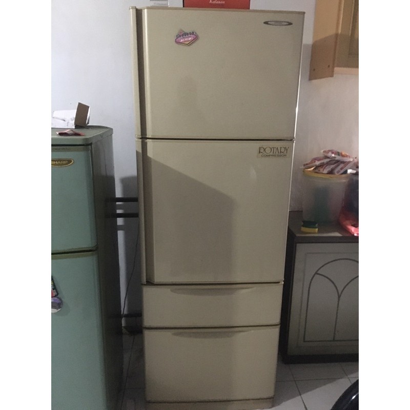 Kulkas Toshiba  2 pintu 2 lemari Second Preoved Bekas