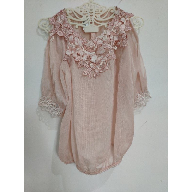Blouse Sabrina Bunga Flower Bordir Soft Pink Muda Baloon Cewek Wanita