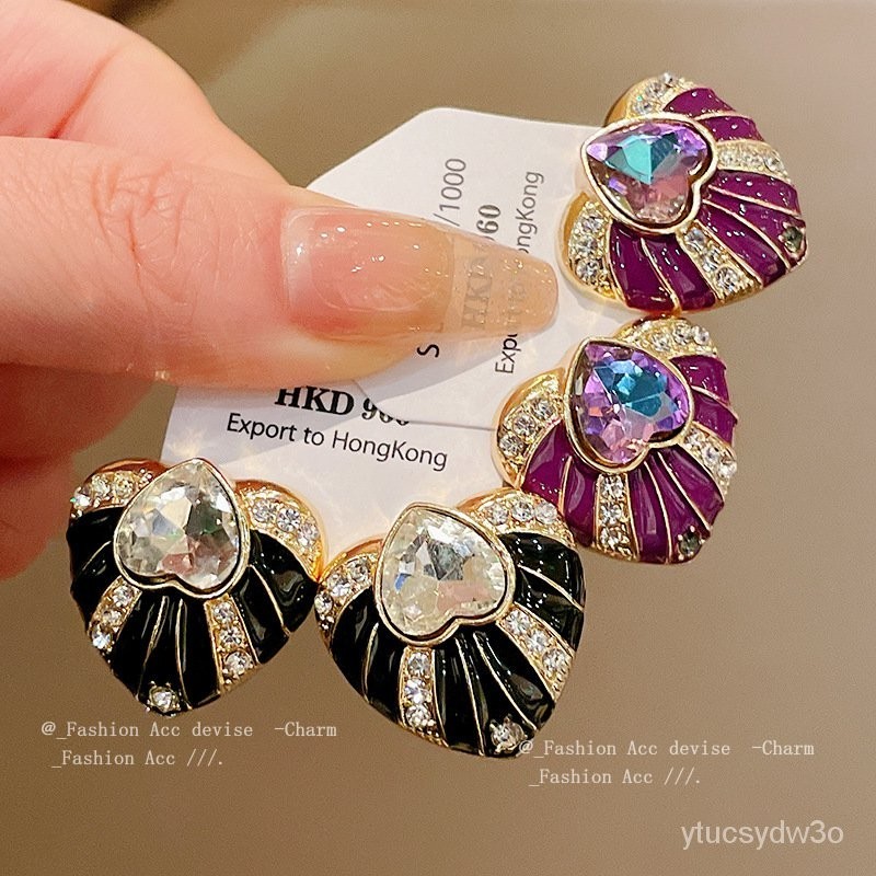 Anting-Anting Kancing Perak Berlian Imitasi Bertatahkan Tetesan Minyak Hati Cinta Tengah dan Kuno Gi