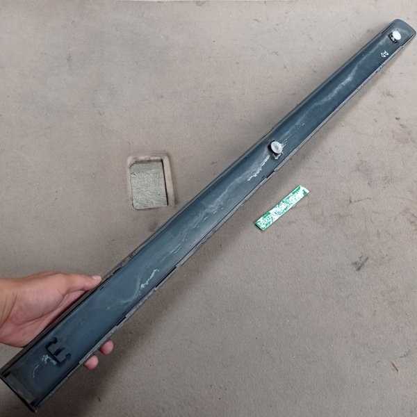 Lis List Body Pintu Samping Xtrail X-Trail T30 Bagian Depan Kanan R Original Copotan