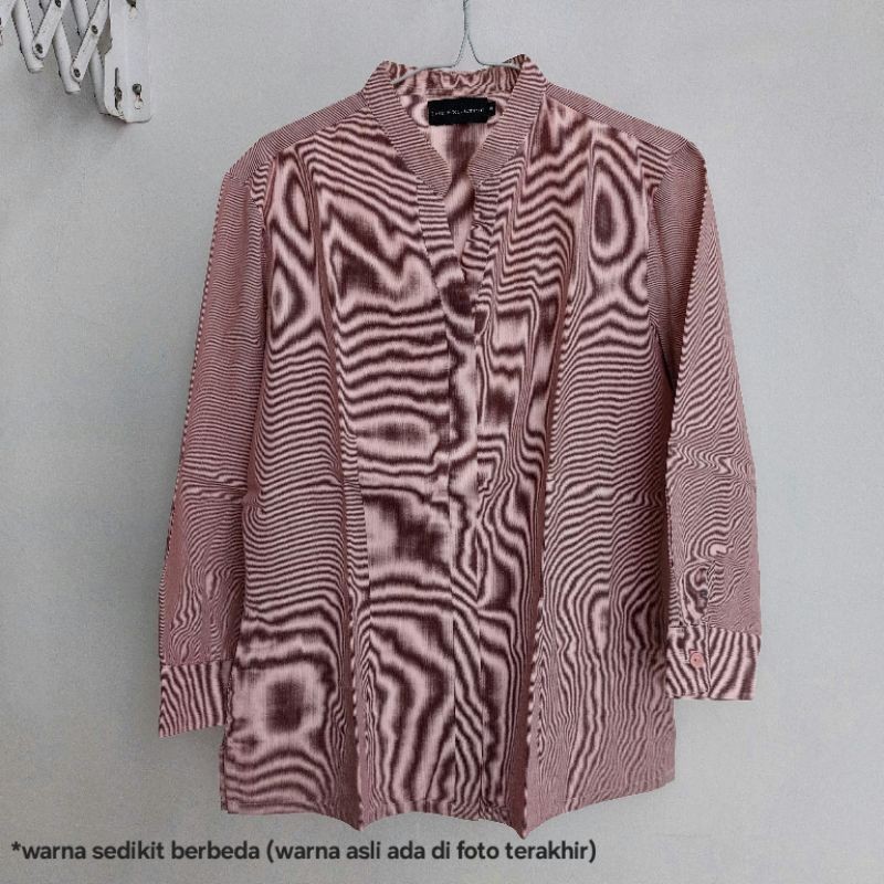 PRELOVED❤️ THE EXECUTIVE Shanghai Collar Mini Stripes Shirt - Dusty Mauve | Kemeja Blouse Formal Kan