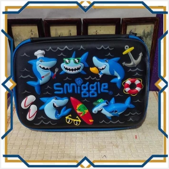 

[R28] Smiggle Pensil Case Black Shark