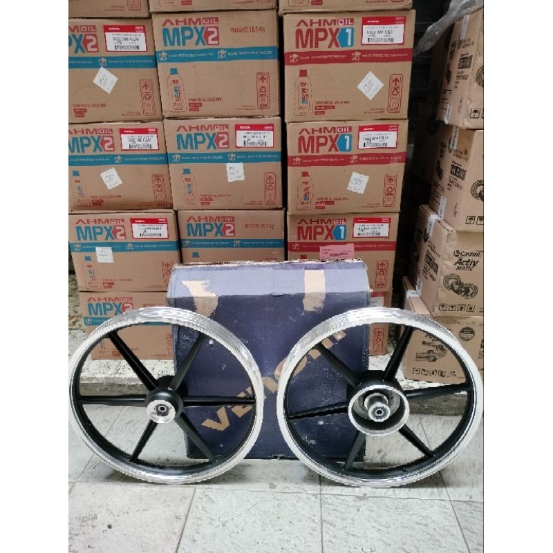 Pelk racing velk racing velg racing satria 2tak tornado Shogun 110 venom palang 6 lurus hitam less