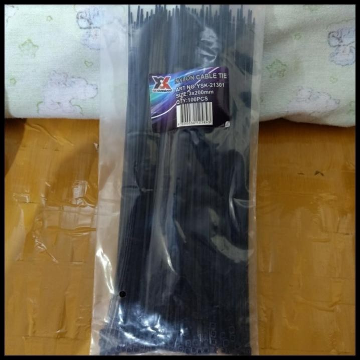 

TERMURAH TALI TIS / KABEL TIS / CABLE TIS HITAM 20CM (3 X 200MM) /100PC !!!!!!!