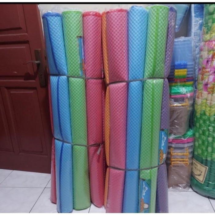 Karpet/Tiker Lantai Plastik Spon Eva Bintik Timbul Polos