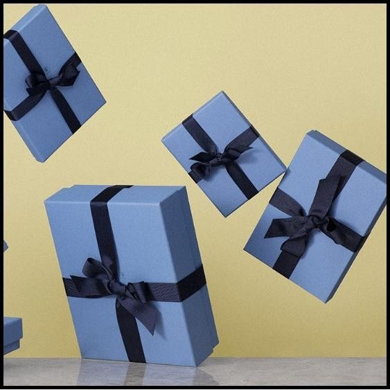 

TERMURAH GIFT WRAPPING SERVICE FOR 1 ITEM (INCLUDE CARD) !!!!!!