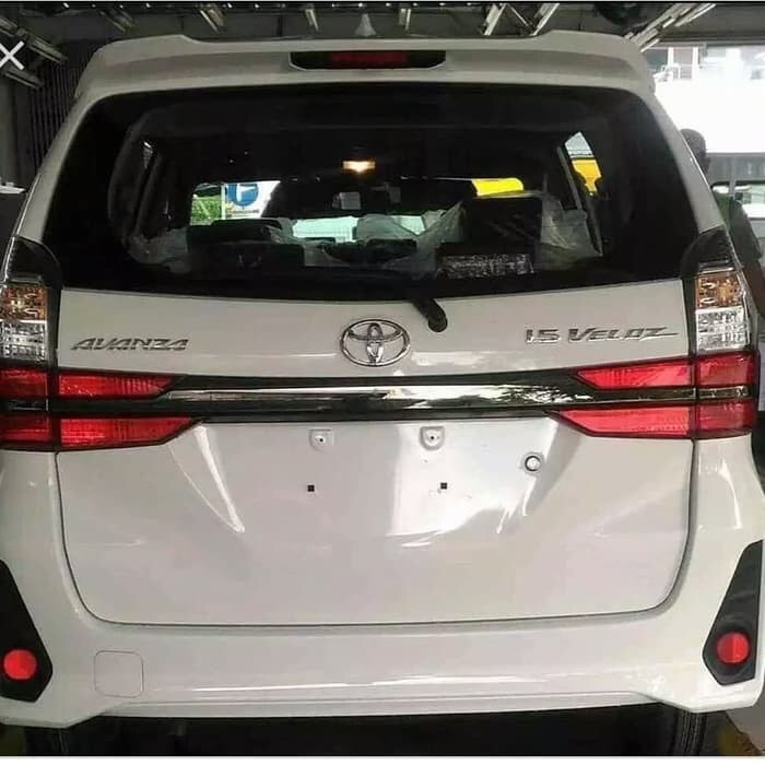Trunklid List Bagasi Grand Avanza Veloz 2019