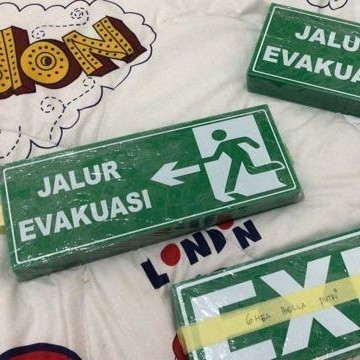 

Sign Label Jalue Evakuasi Uk 12X30 2Sisi