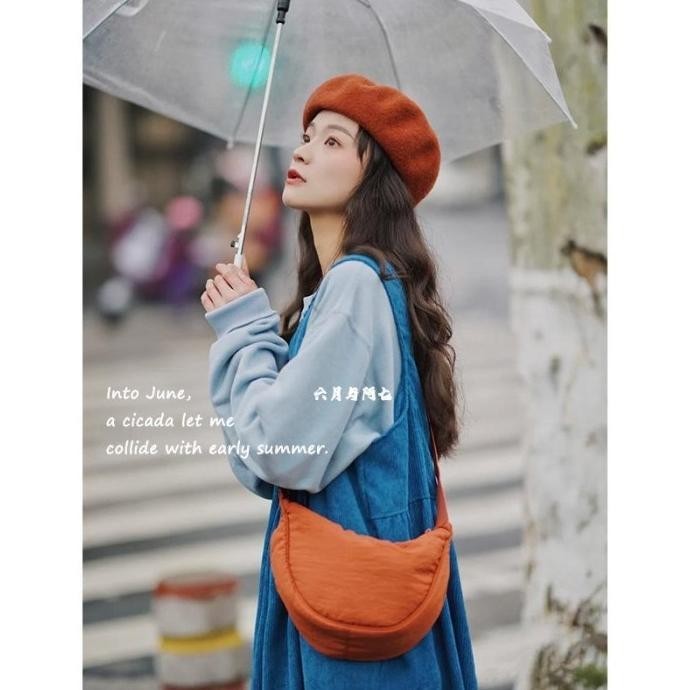 WAIST BAG ALA UNIQLO HALF MOON BAG NYLON SLING BAG TAS SELEMPANG