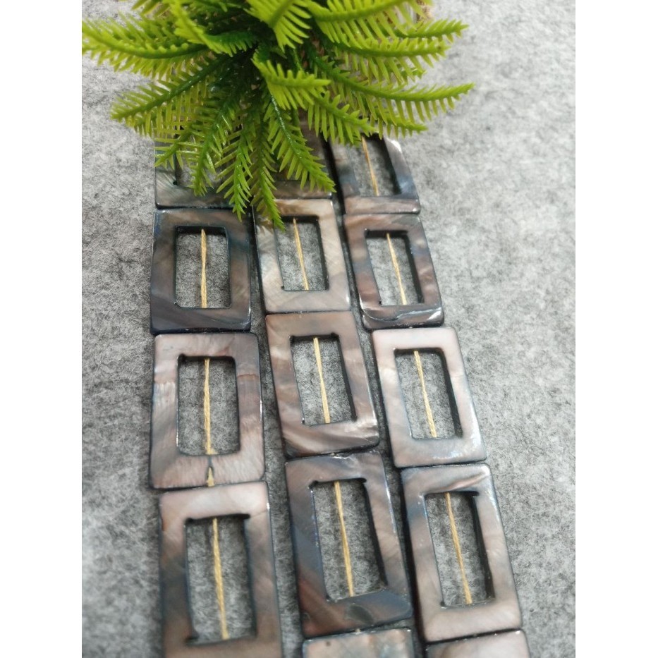 

] KERANG PIPIH LUBANG PERSEGI PANJANG