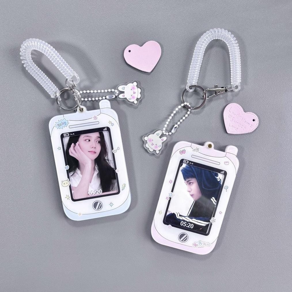 

GF21 [HARU] Y2K Devices Series Acrylic Card Photocard Holder Set With Chain Gantungan Kunci Cover Pelindung Kartu KPOP empat Kartu Polaroid Holder Gantungan Set KPOP Tempat PC Kartu Ezlink Hemat