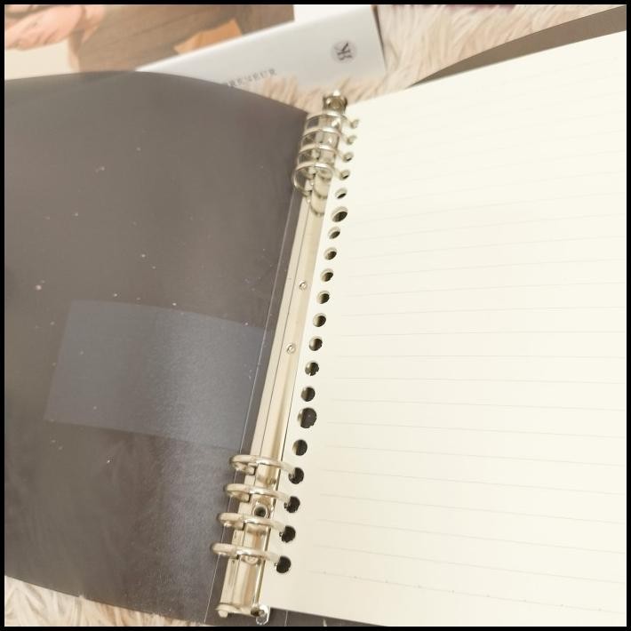 

BEST DEAL BINDER POLOS EKSKLUSIF A5 DAN B5 BAHAN PLASTIK PREMIUM ADA TALI NYA !!!!!!